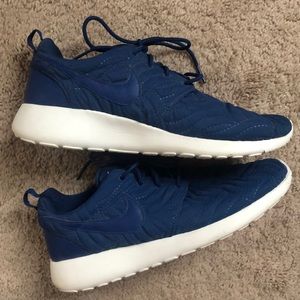 Nike Rosche Sneakers